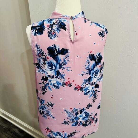 Elle Pink Floral Keyhole Front Top Blouse Size XS - Picture 3 of 4